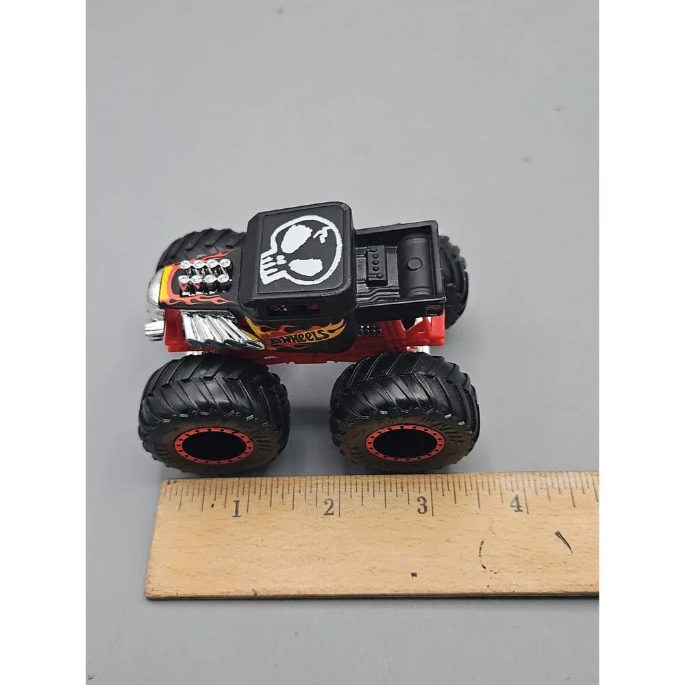Hot Wheels Monster Jam Truck 1:64 Bone Shaker Diecast Flame Black Red